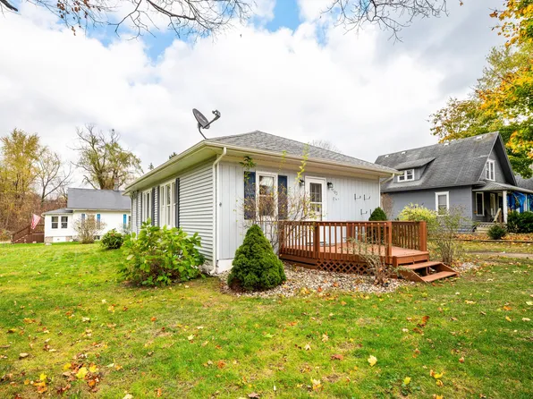 4703 North St, Benton Harbor, MI 49022