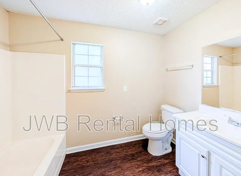 3035 Fitzgerald St — Photo 8