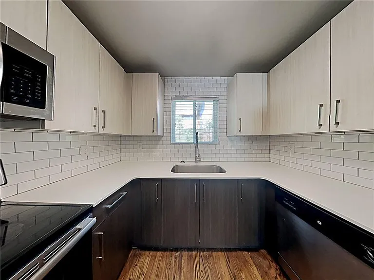 880 N Highland Ave NE #B4 — Photo 6