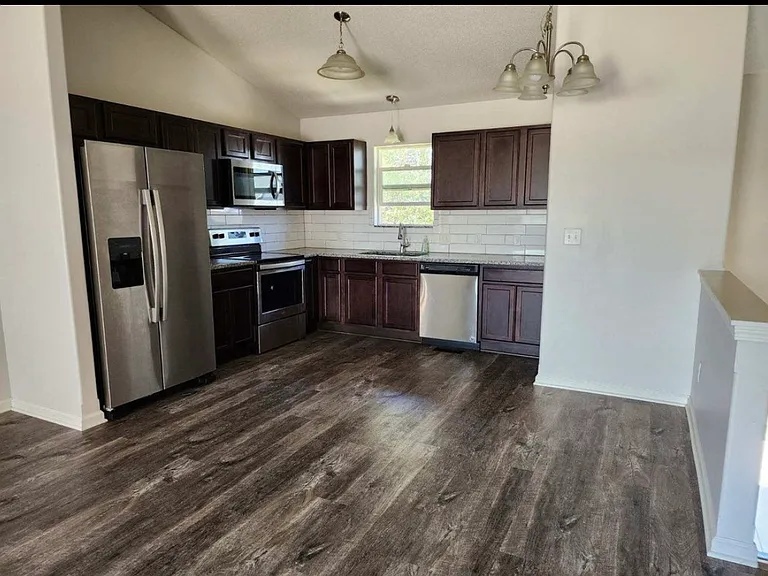 8709 E Chris Ct — Photo 2