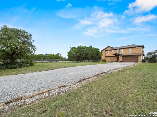 617 Lake Island, Canyon Lake, TX 78133