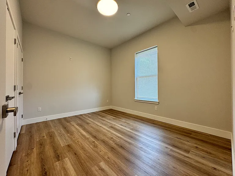 5222-24 Chester Ave #2 — Photo 30