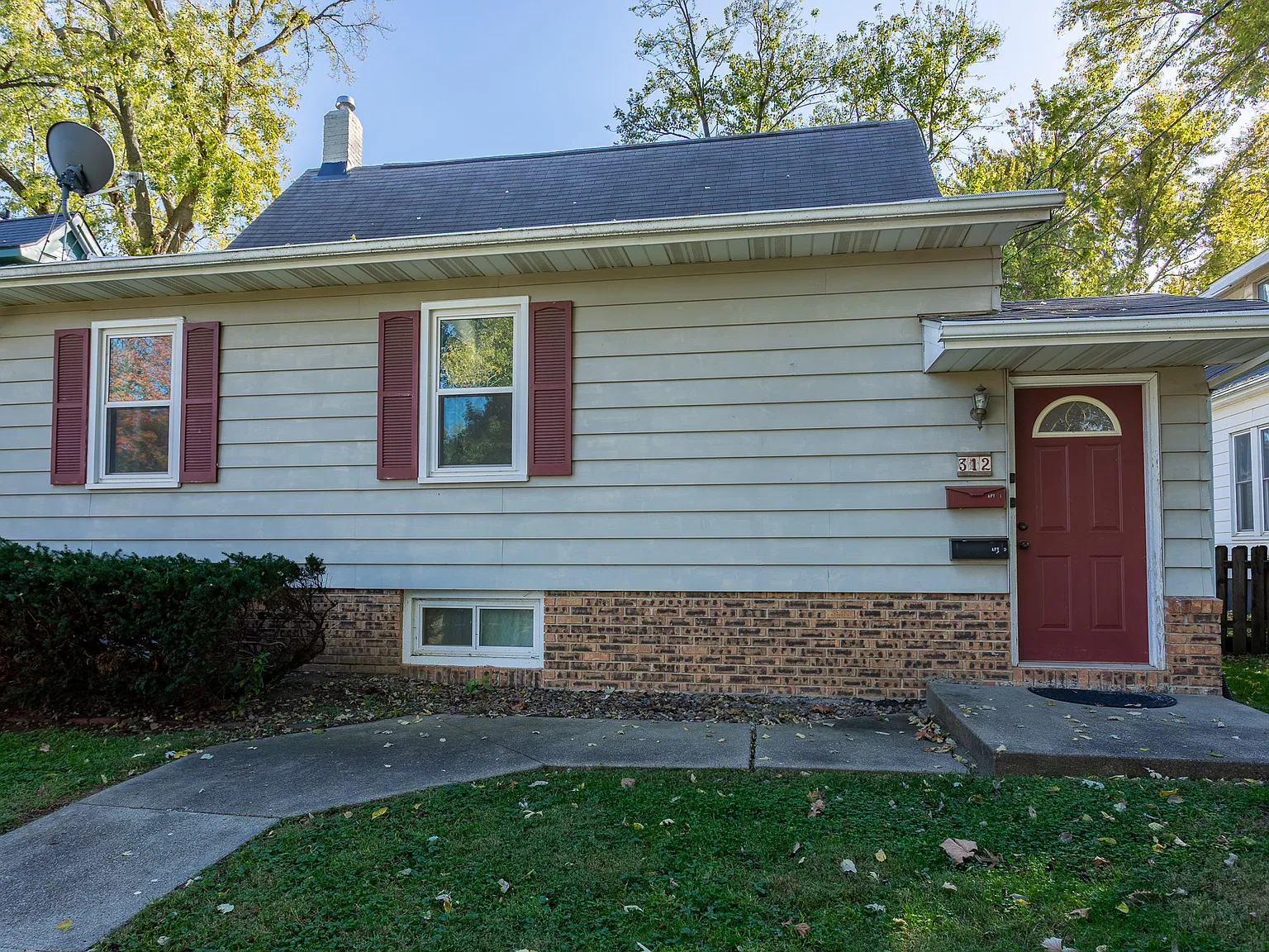 3 bed, 1063 sqft, $1,980 — Photo 2
