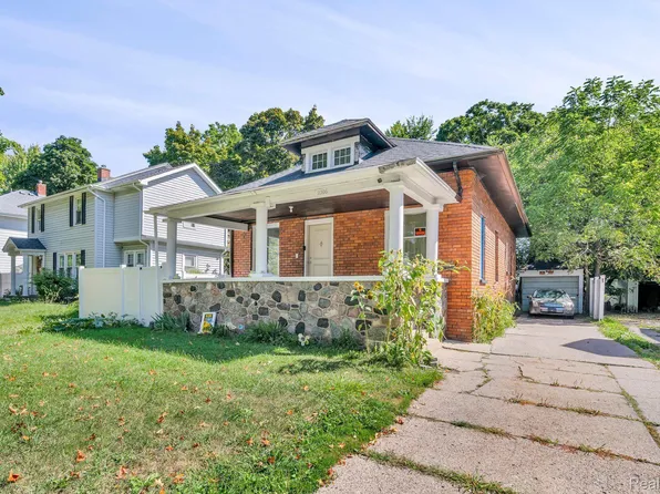 2306 N Bond St, Saginaw, MI 48602