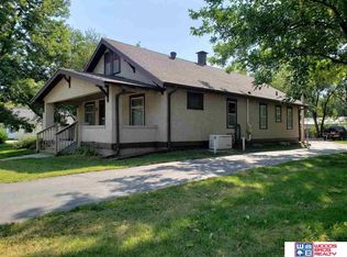 621 Bismark St, Beatrice, NE 68310