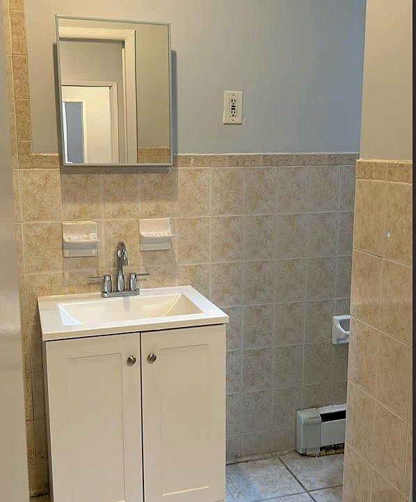 2nd image of 88 Mount Prospect Ave #4D