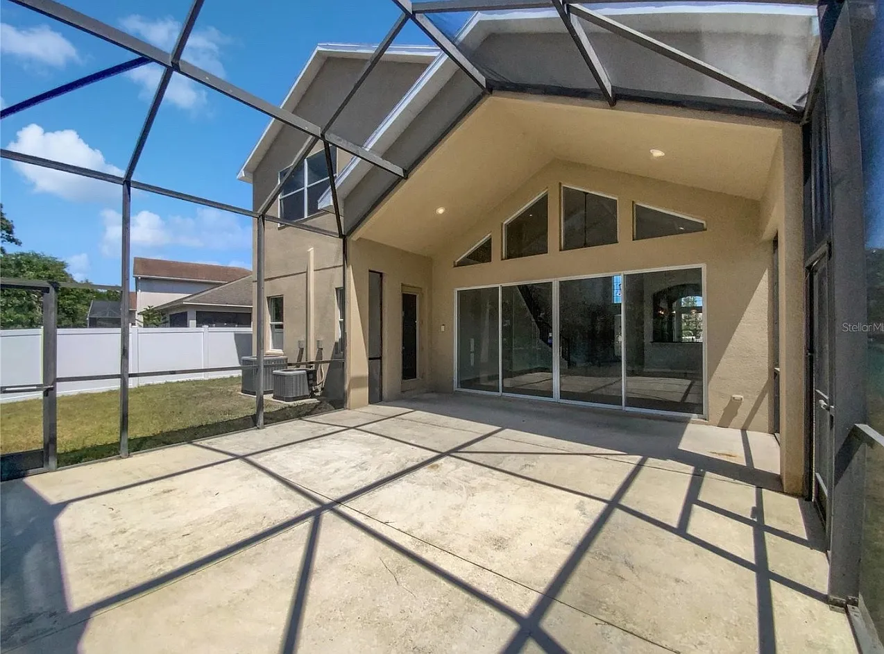 4 bed, 2890 sqft, $3,200 — Photo 3