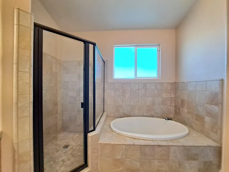 10601 Sheridan St — Photo 16