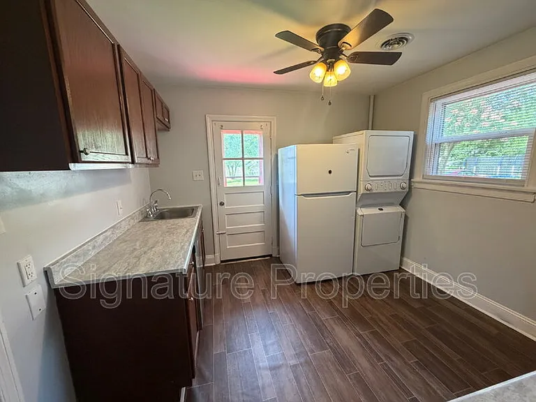 2411 Carlisle Ave — Photo 11