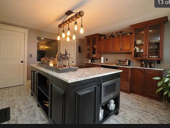4th image of 229 Church St #A