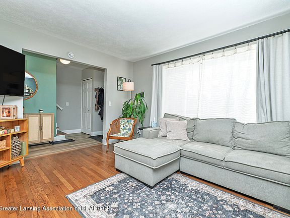 4th image of 3214 Raynell St