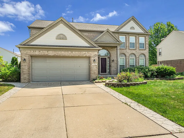 1751 Lanhan Ct — Photo 35