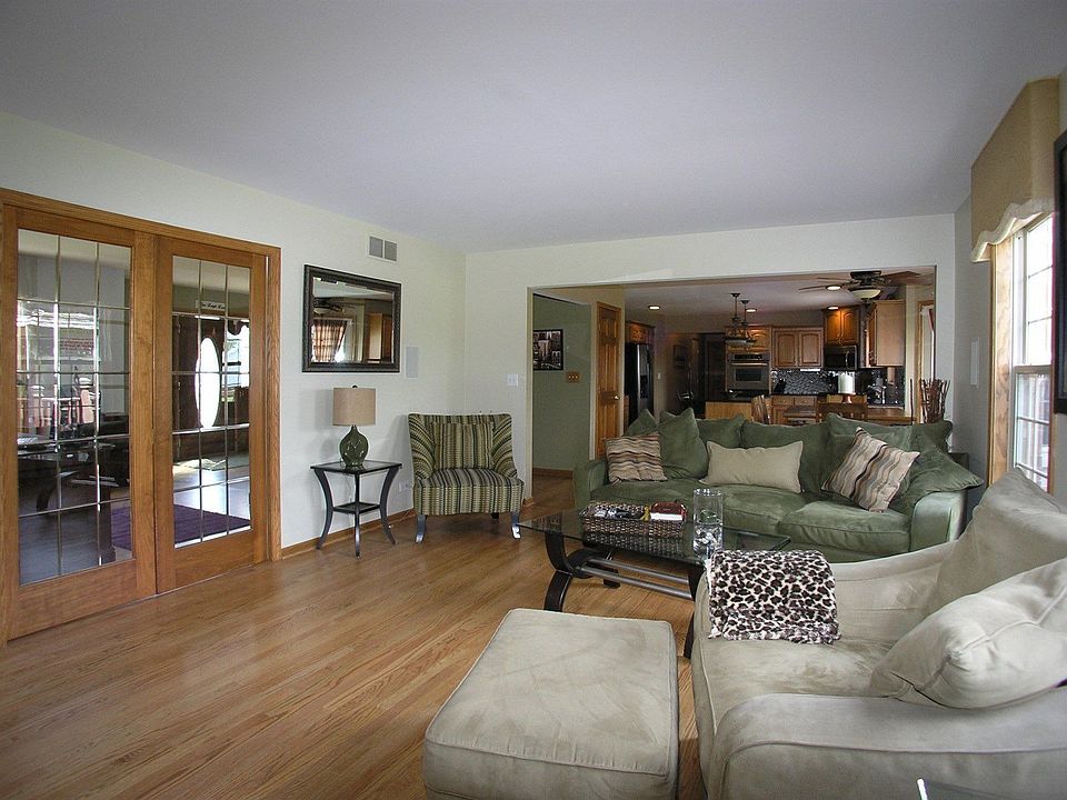 1st image of 10878 Pembrook Ct