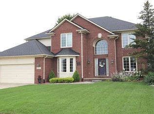 52614 Forest Hill Dr, Chesterfield, MI
