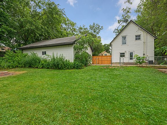 5th image of 2591 1st Ave E