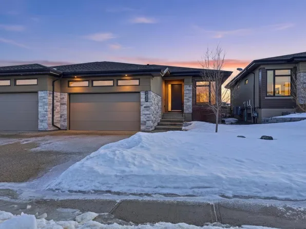 4605 Knight Point E, Edmonton, AB T6W 4B7