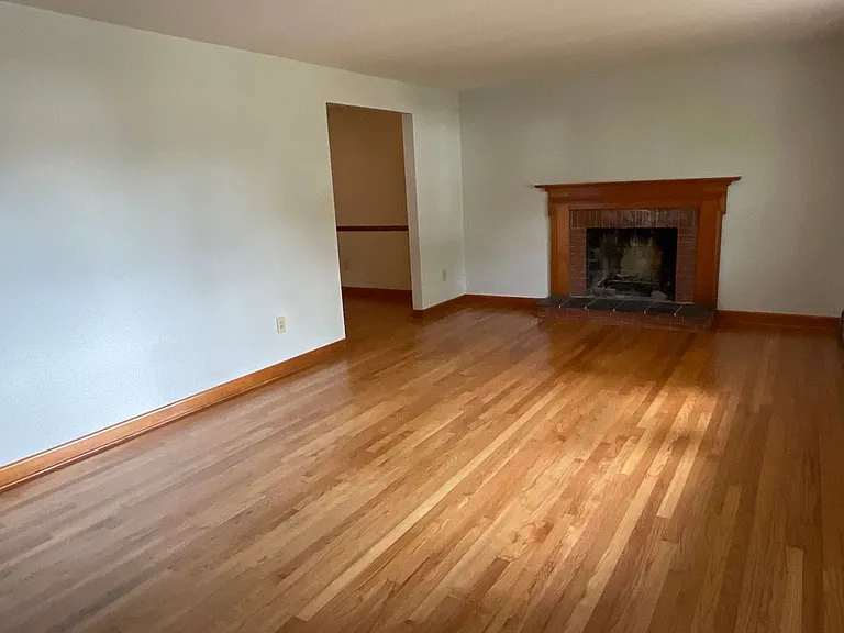 2 Eastview Dr — Photo 6