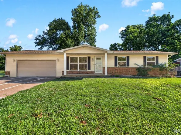 2324 Boeing Dr, Arnold, MO 63010