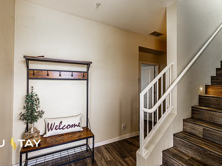 639 W Pepper Pl #101 — Photo 11