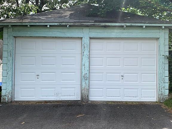 3rd image of 32 Melvin Ave