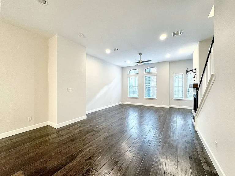 1367 Branchwood Pl — Photo 3