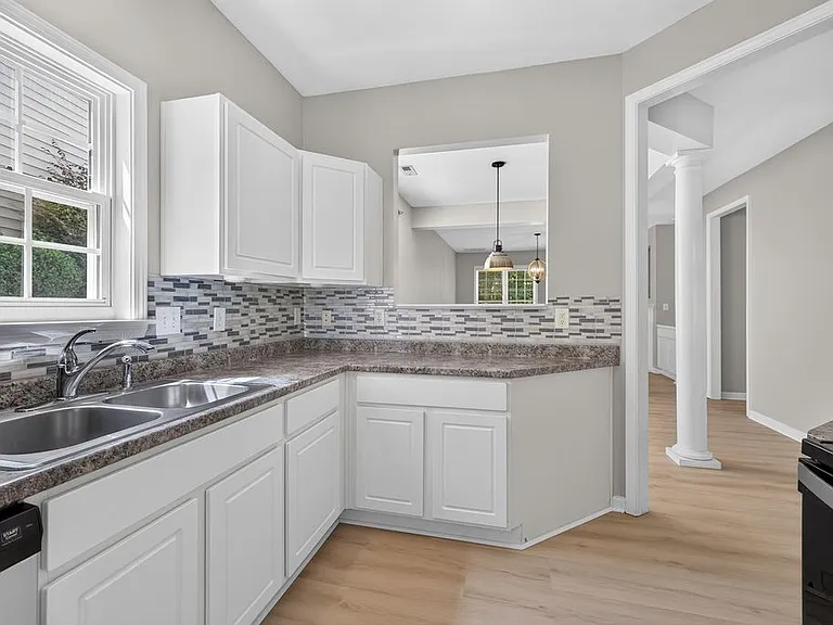 160 Hutson Ln — Photo 11