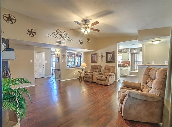 4th image of 4212 N Colony Blvd