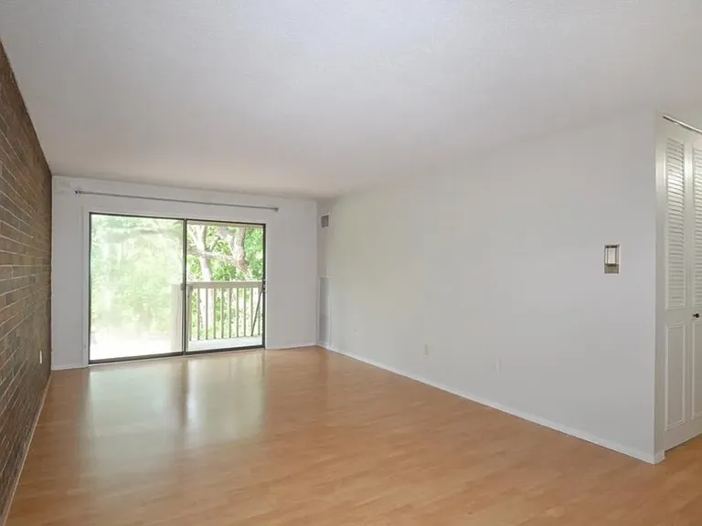 9400 Old Cedar Ave S #121 — Photo 4