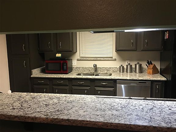 4th image of 3212 Misty Ct