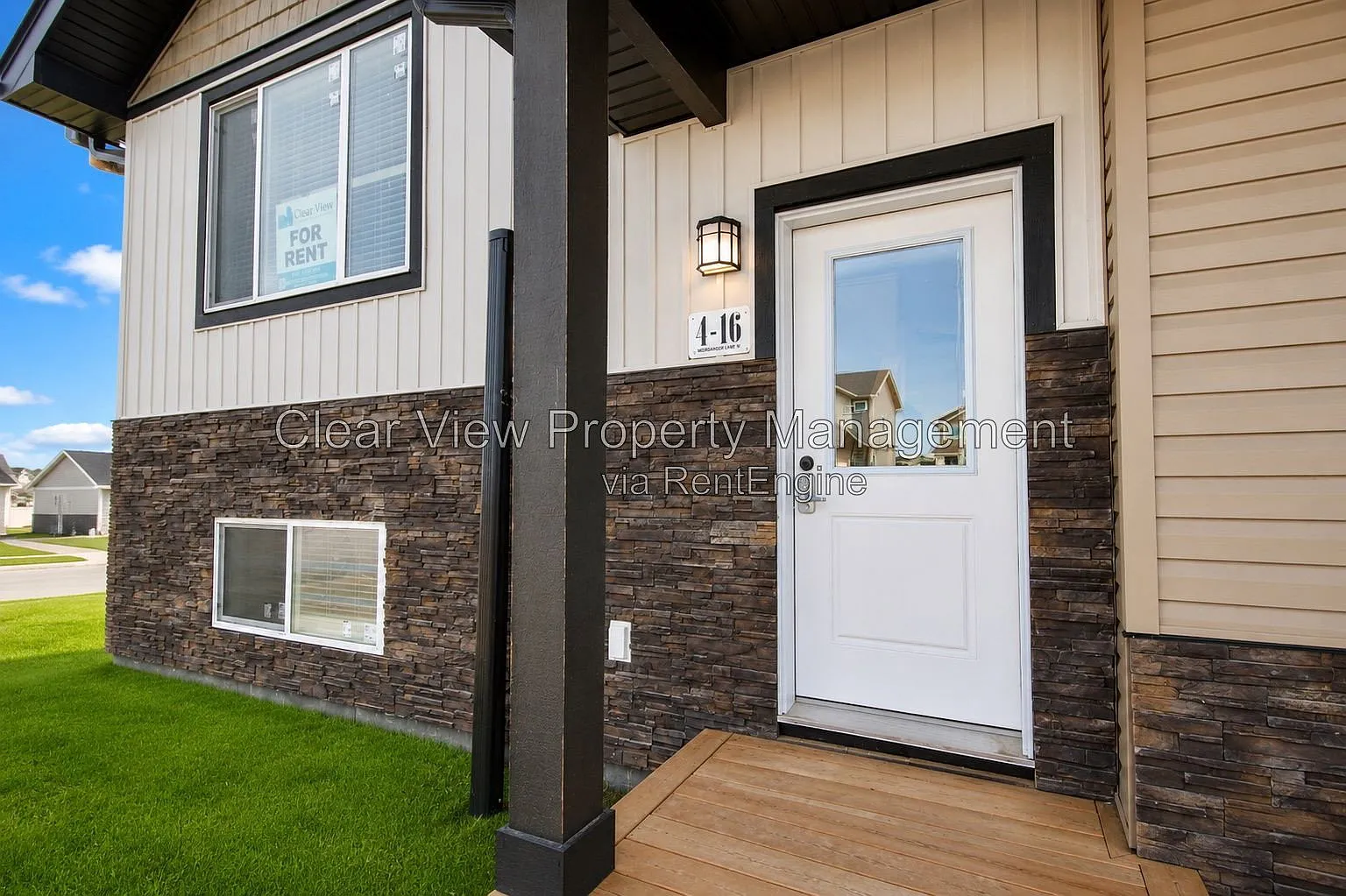 4 bed, 2.5 bath, 1500 sqft, $1,999 — Photo 1