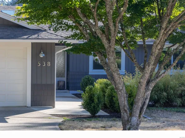 538 Tamarack Dr, Qualicum Beach, BC V9K 1A6