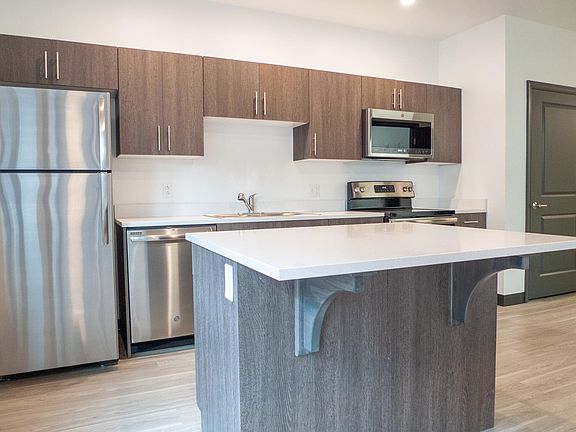 3rd image of 113 N Pennsylvania Ave #305