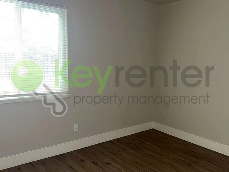 5720 Falconer Way #B — Photo 9