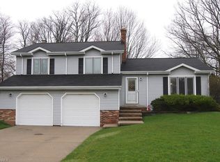 6907 Kingswood Dr, Solon, OH 44139