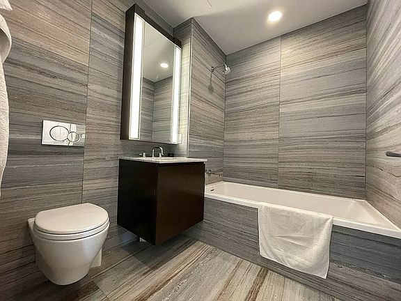 5th image of 805 Washington Ave #2A