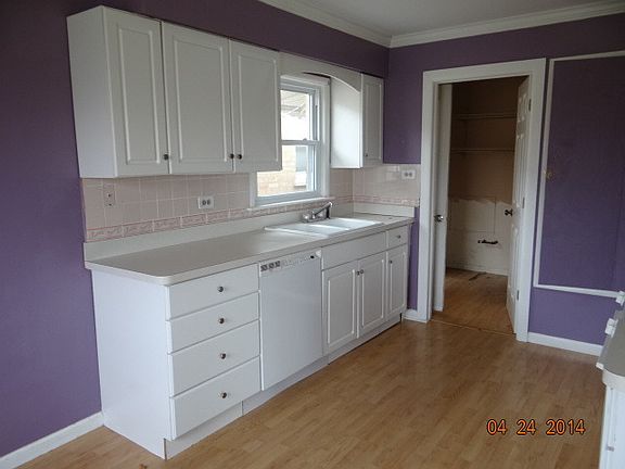 3rd image of 7743 Melvina Ave