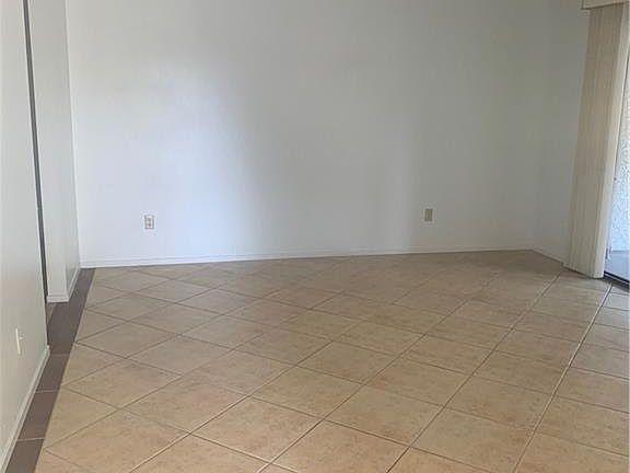 3rd image of 4805 Nara Vista Way Unit 104