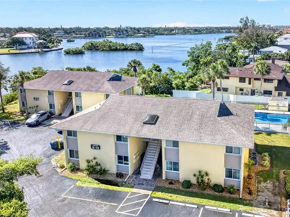 101 Louella Ln APT 11, Nokomis, FL 34275