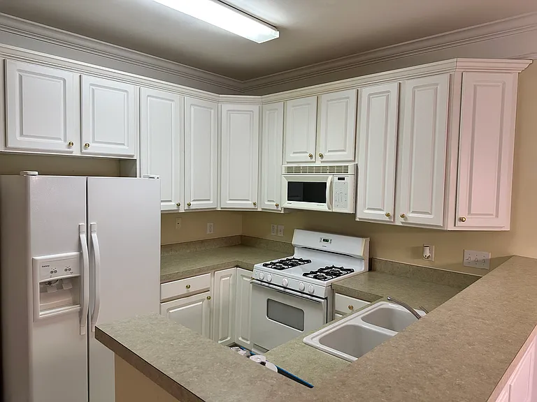 115 Windermere Dr #405 — Photo 17