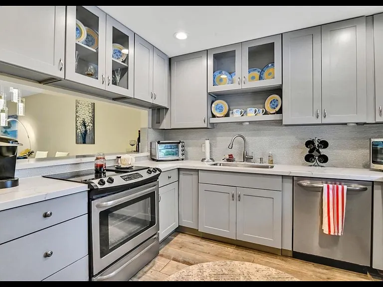 1432 S Lakeside Dr #2 — Photo 4