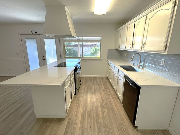 3rd image of 5517 Sagers Blvd