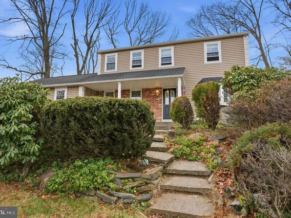 761 Woodlyn Dr, Langhorne, PA 19053