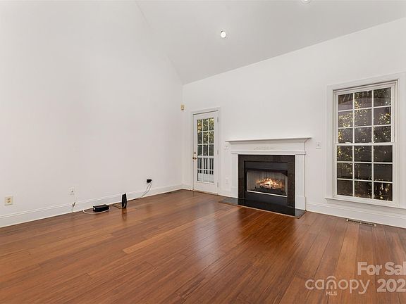 4th image of 1900 Astrid Ct