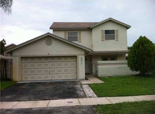951 SW 99th Ave, Pembroke Pines, FL 33025