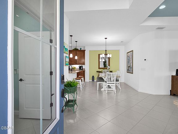 5th image of 233 Island Breeze Ave