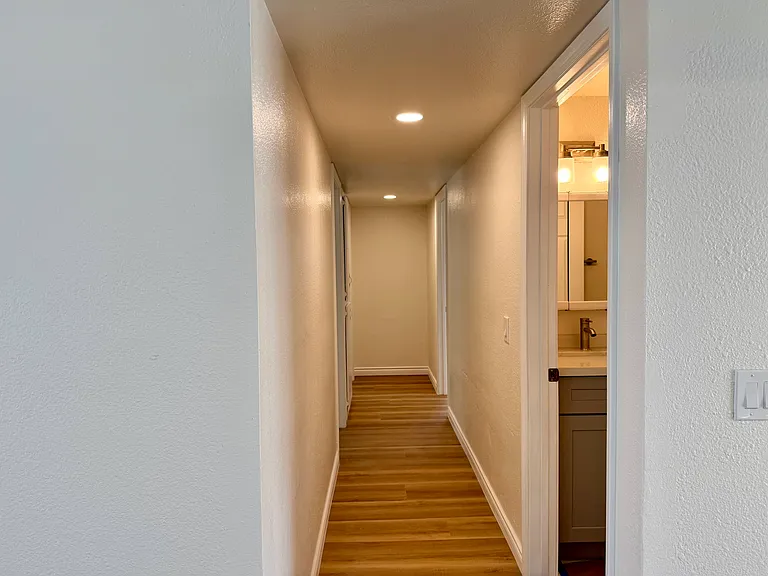 9855 Almeria Ave — Photo 8