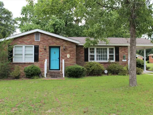 1541 Ingram Cir, Hartsville, SC 29550