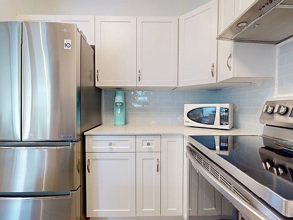 3rd image of 1203 Pemberton Ave #107