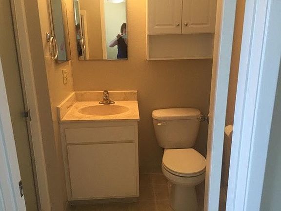 4th image of 3273 Hilltop Dr