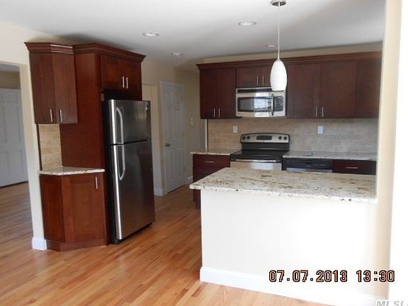 5th image of 96 Sterling Pl